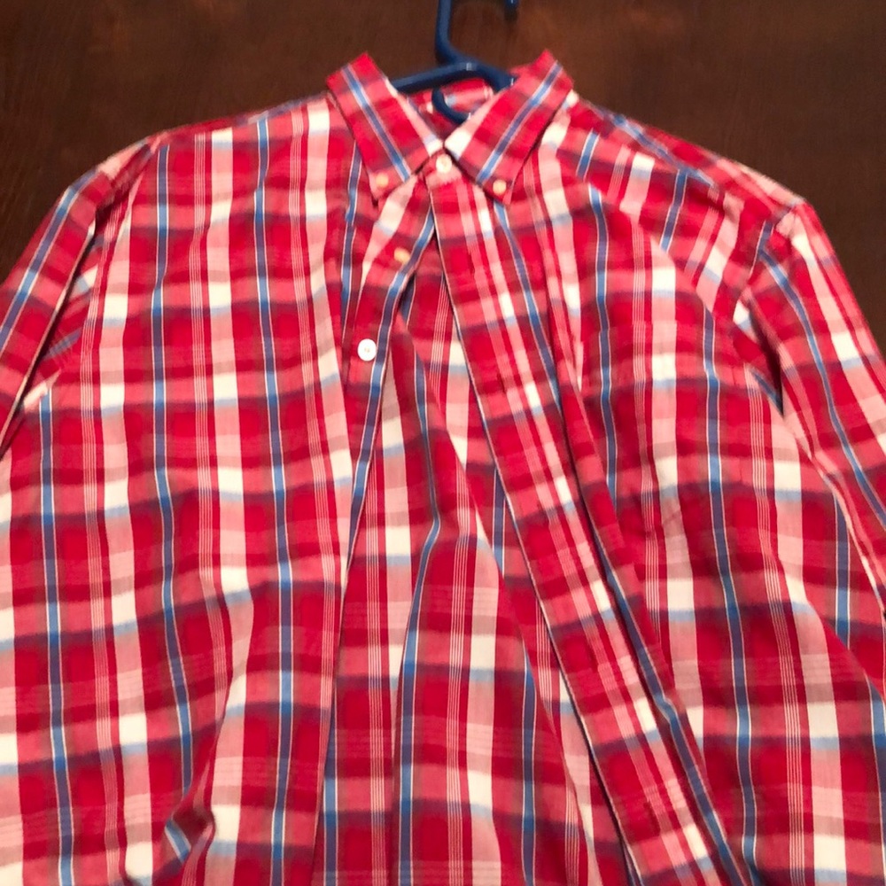 Short-sleeved button down.
